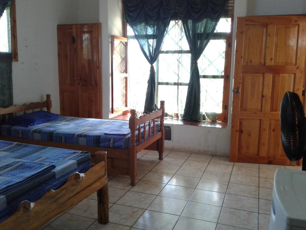 Villa Tortugas Monterrico Buitenkant foto